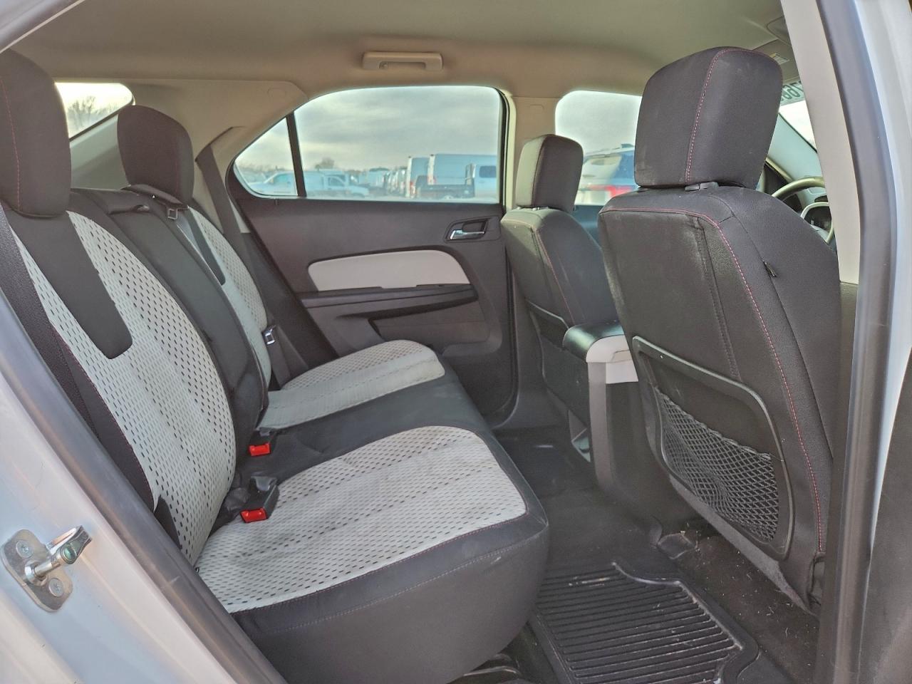 2015 CHEVROLET EQUINOX LS photo 11