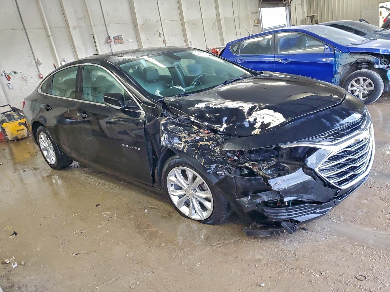 2020 CHEVROLET MALIBU LT photo 4