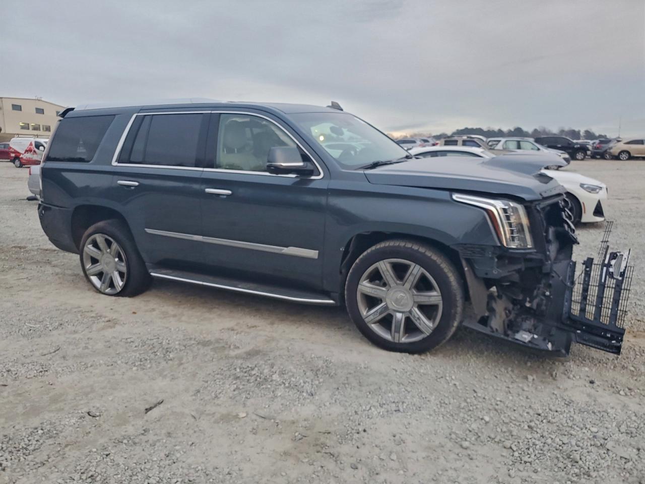 2019 CADILLAC ESCALADE LUXURY photo 4