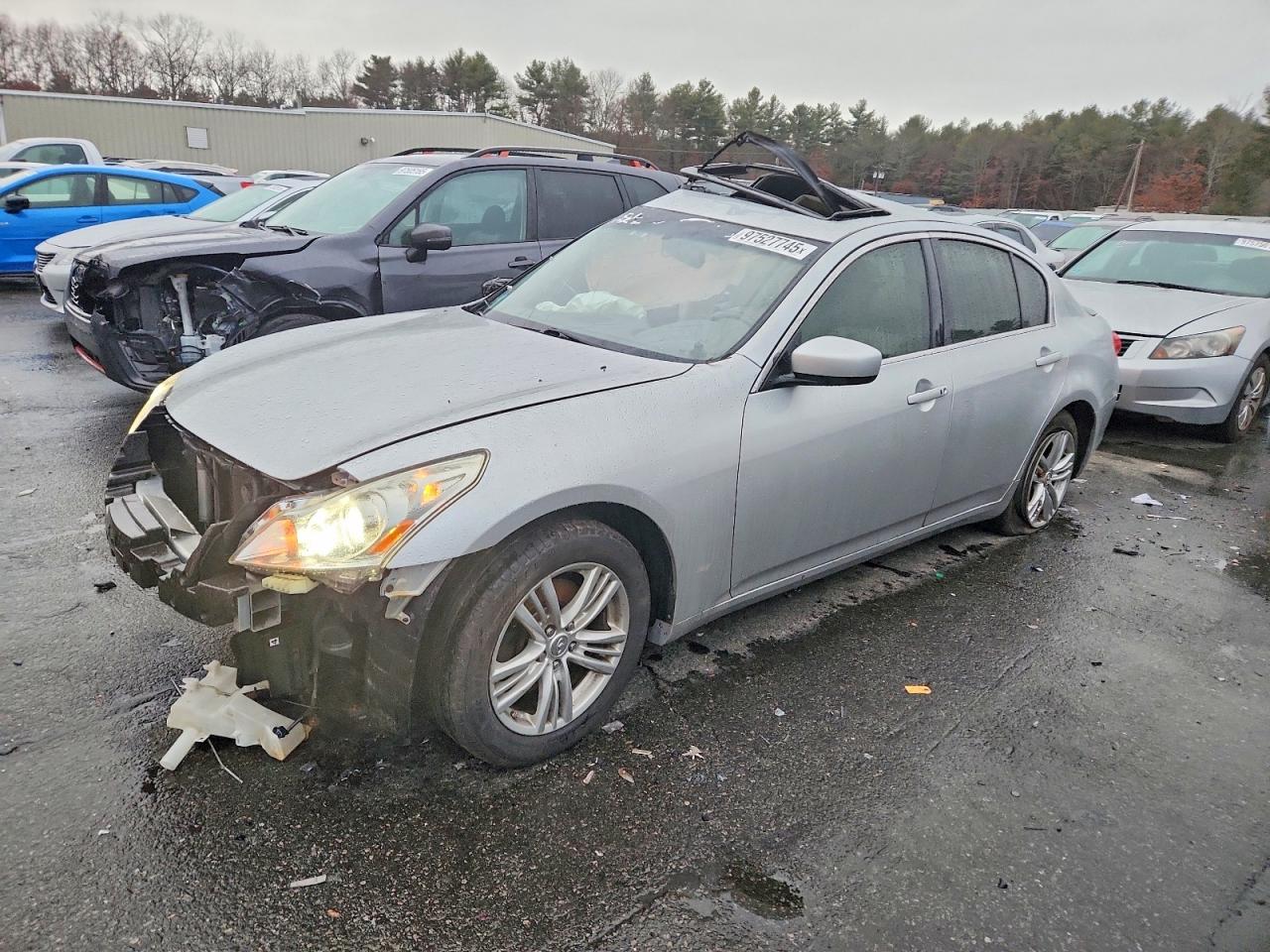 2013 INFINITI G37