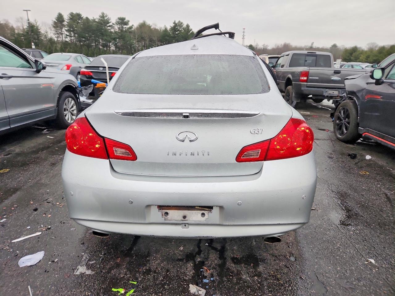 2013 INFINITI G37 photo 6
