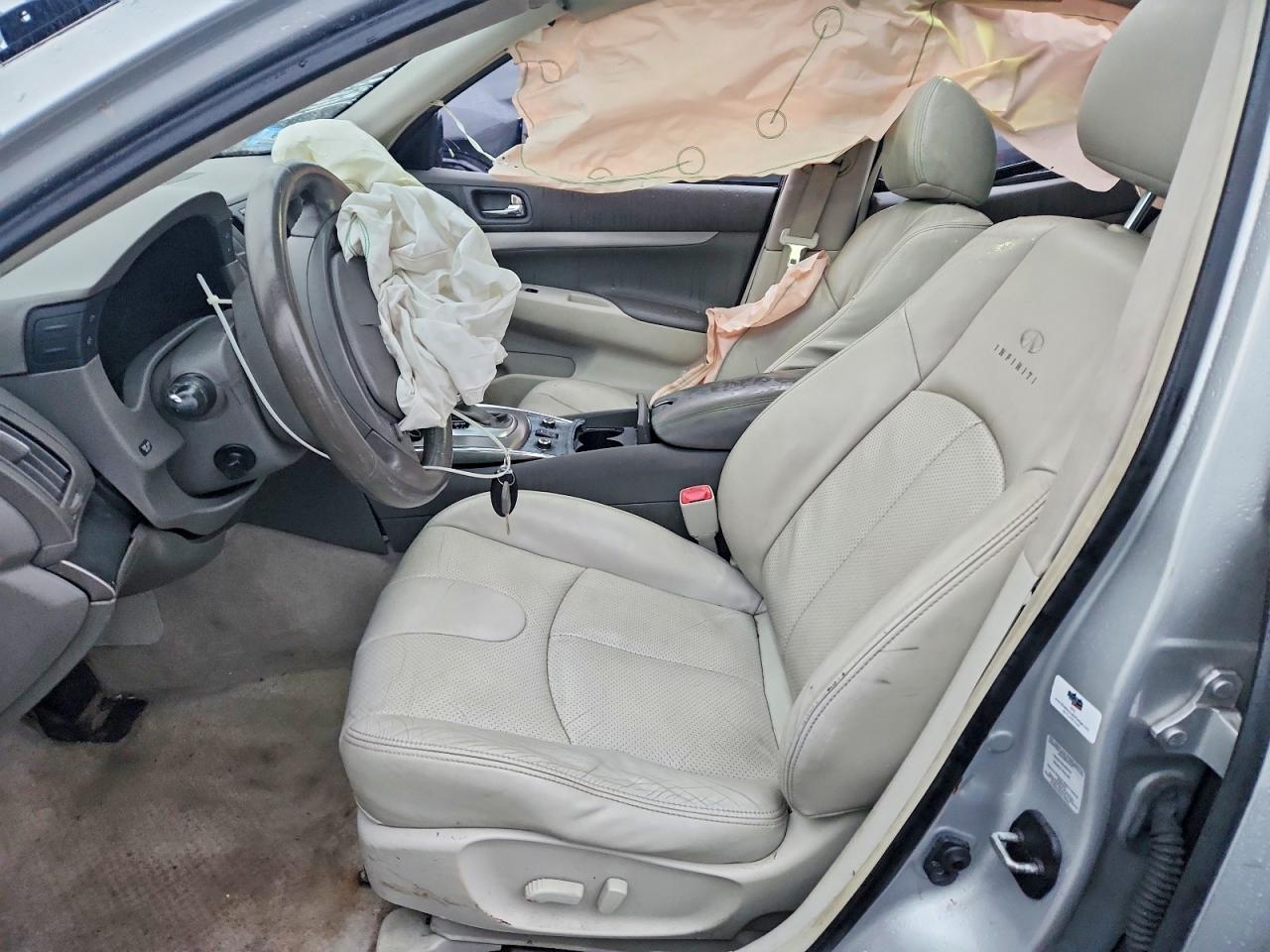 2013 INFINITI G37 photo 7