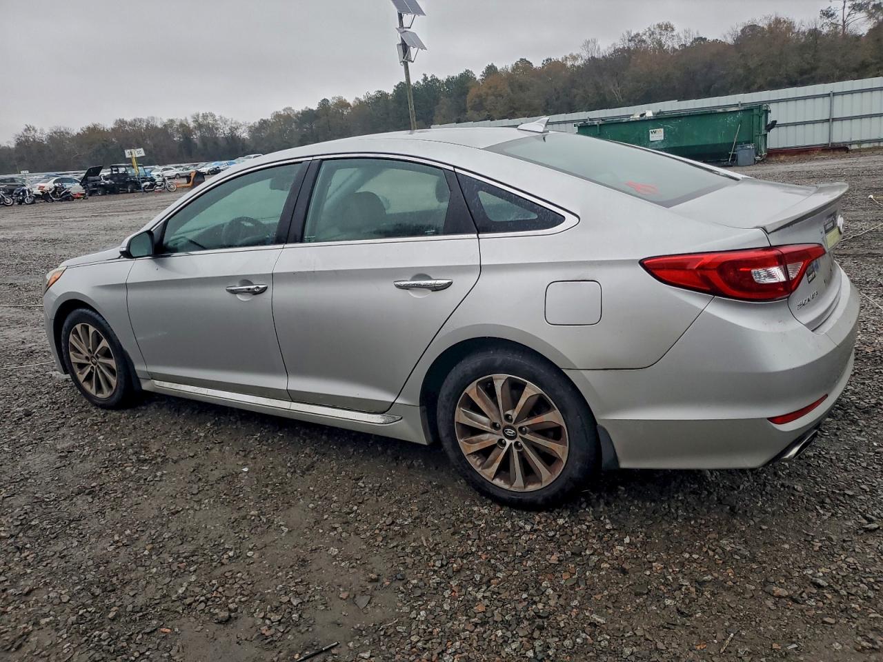 2015 HYUNDAI SONATA SPORT photo 2