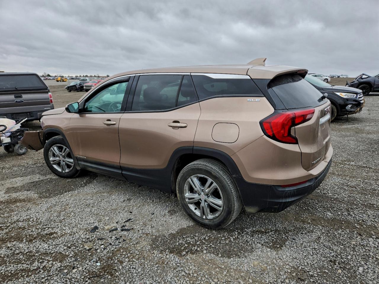 2019 GMC TERRAIN SLE photo 2