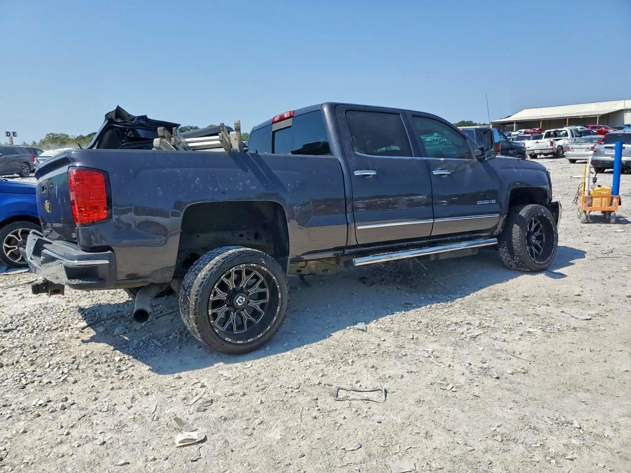2015 CHEVROLET SILVERADO K2500 HEAVY DUTY LTZ photo 3