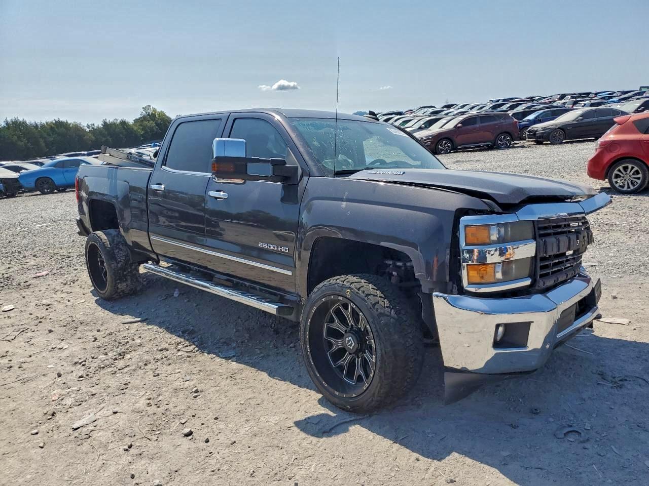 2015 CHEVROLET SILVERADO K2500 HEAVY DUTY LTZ photo 4