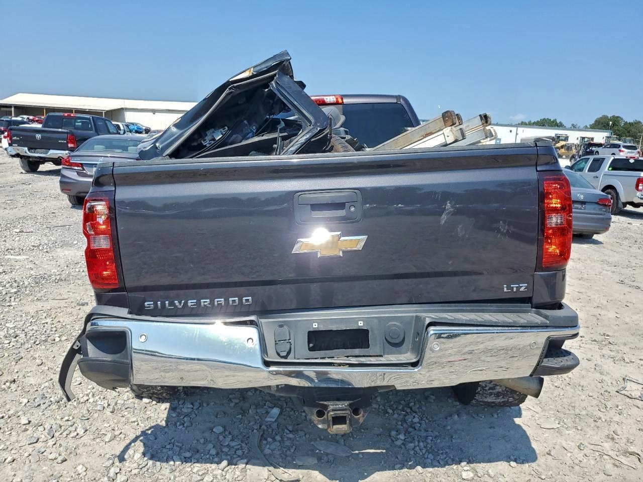 2015 CHEVROLET SILVERADO K2500 HEAVY DUTY LTZ photo 6