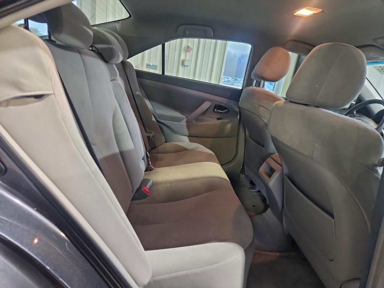 2010 TOYOTA CAMRY BASE photo 10