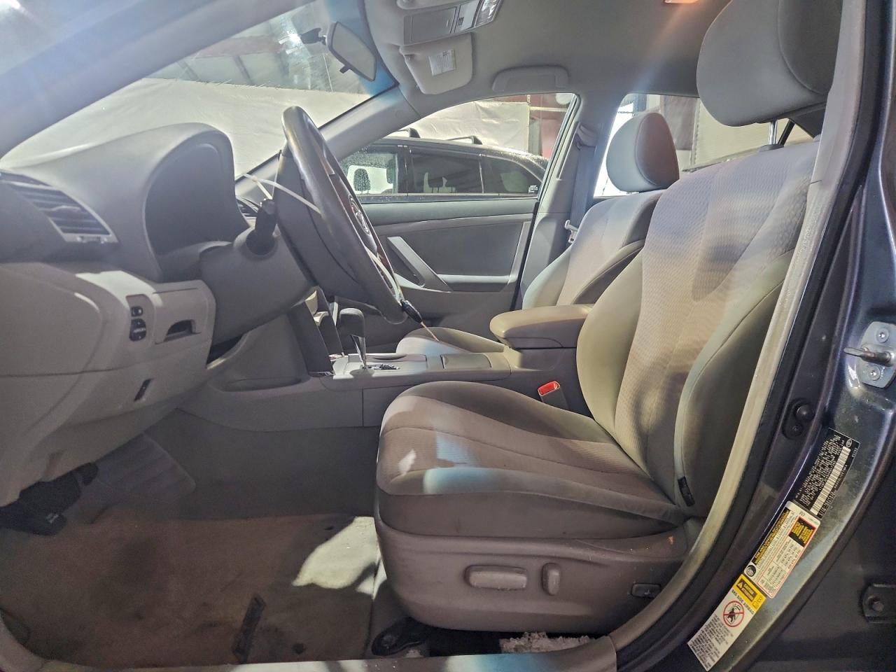 2010 TOYOTA CAMRY BASE photo 7