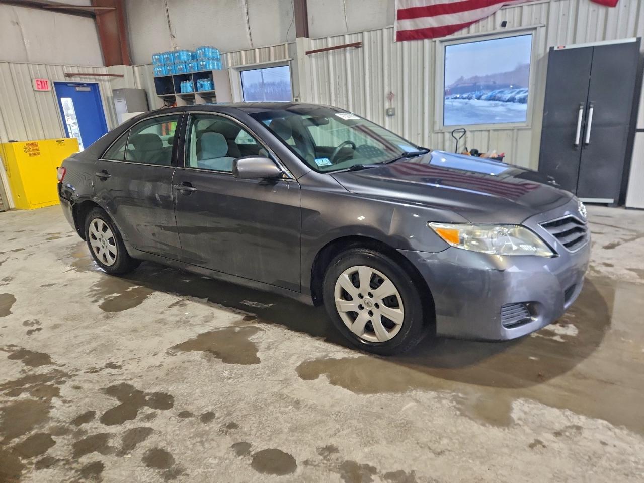 2010 TOYOTA CAMRY BASE photo 4