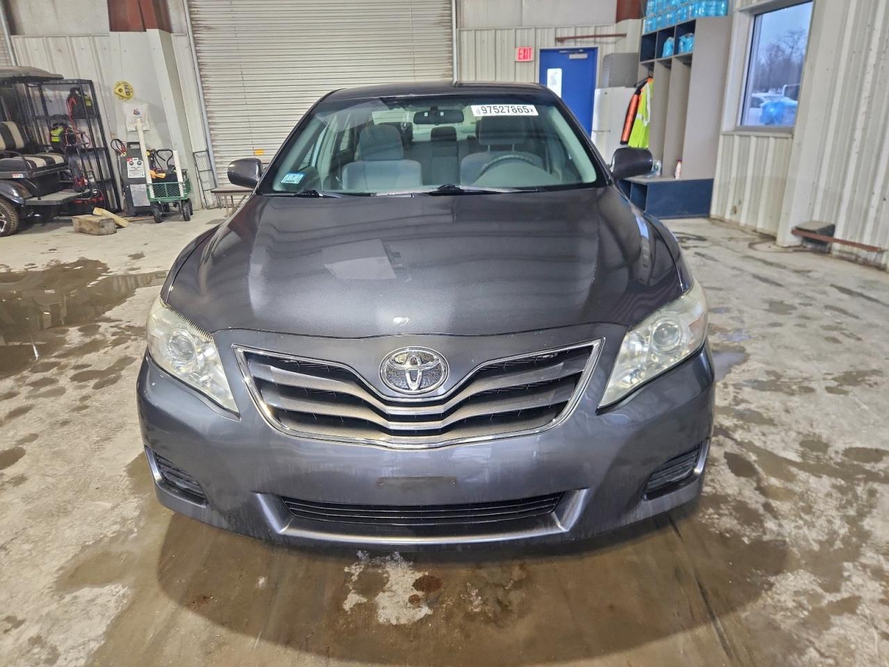 2010 TOYOTA CAMRY BASE photo 5