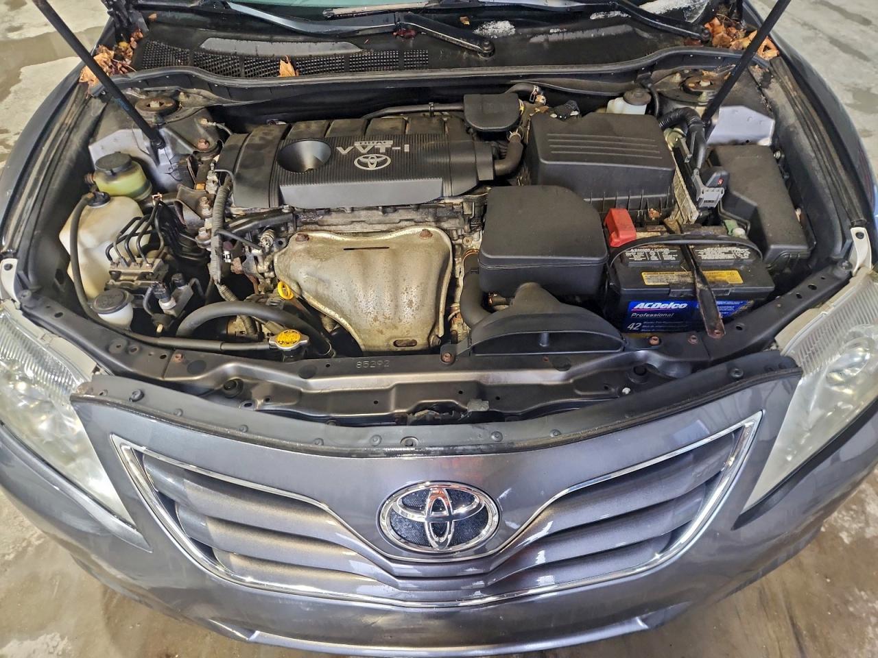 2010 TOYOTA CAMRY BASE photo 11