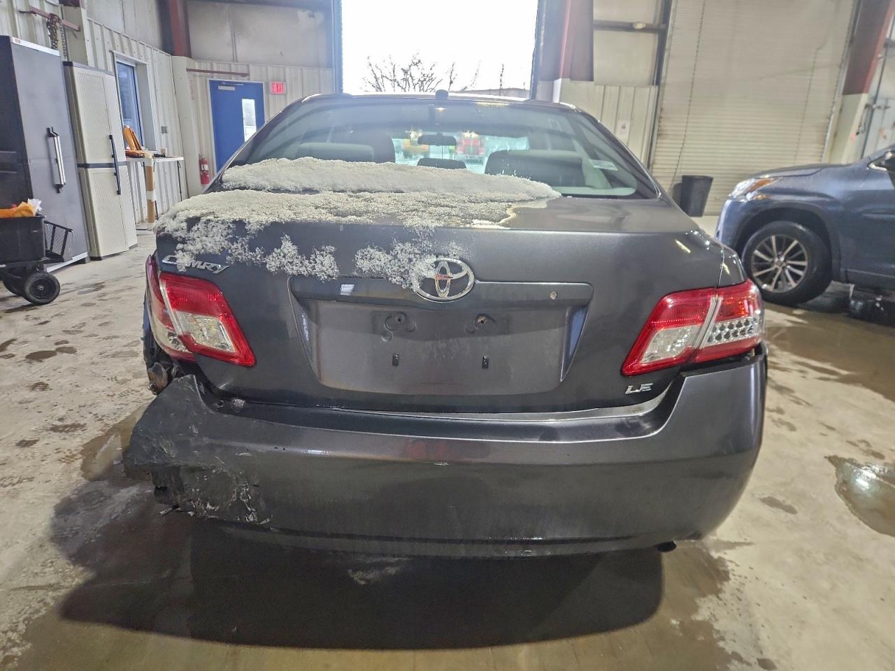 2010 TOYOTA CAMRY BASE photo 6