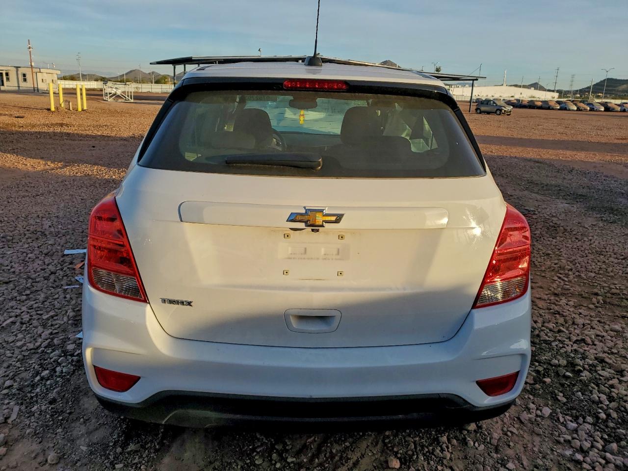2017 CHEVROLET TRAX LS photo 6