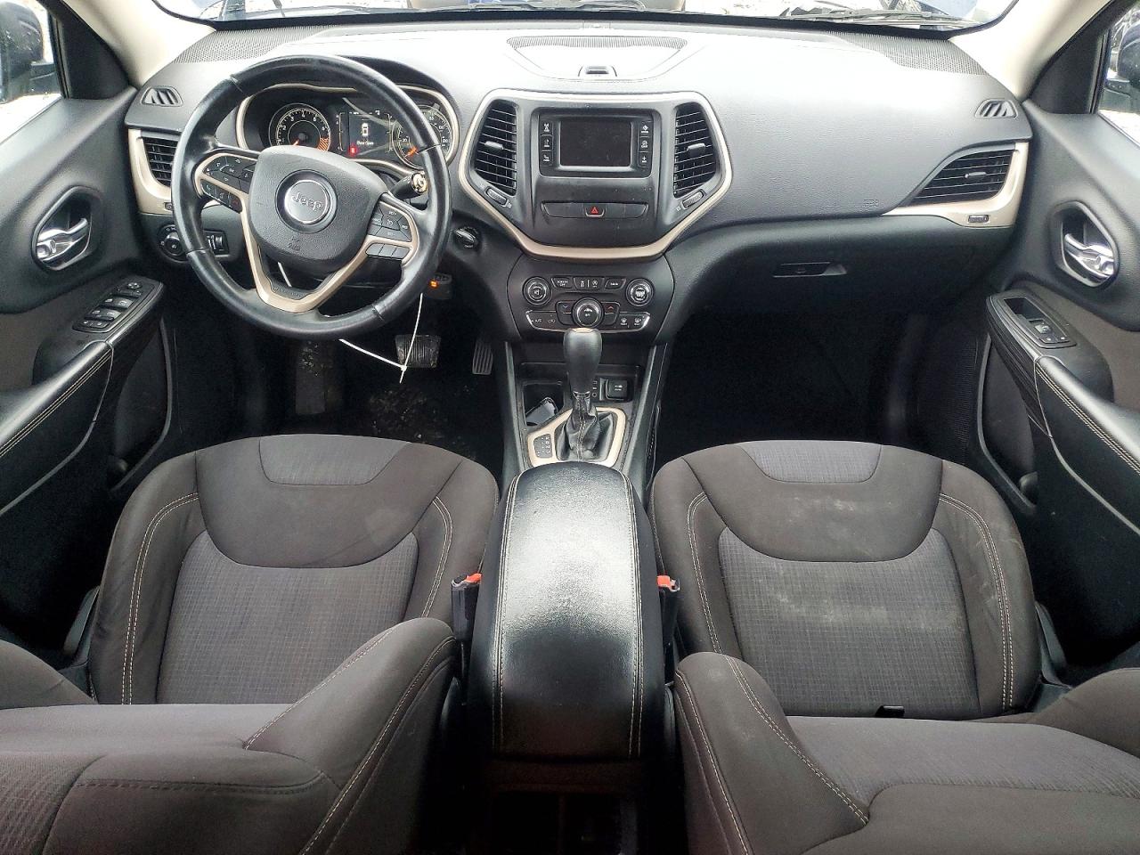 2015 JEEP CHEROKEE LATITUDE photo 8
