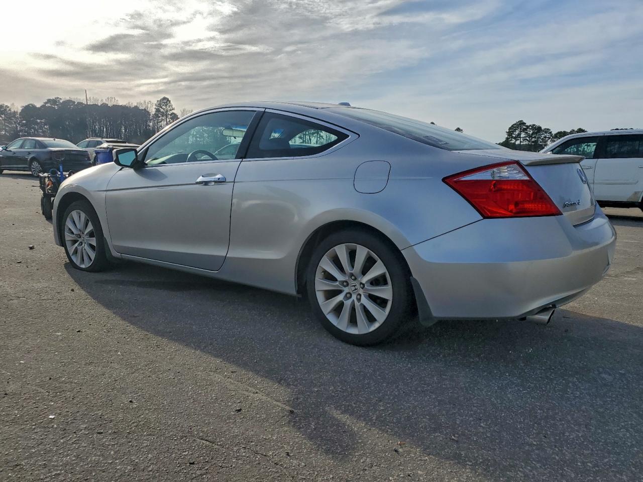 2010 HONDA ACCORD EXL photo 2