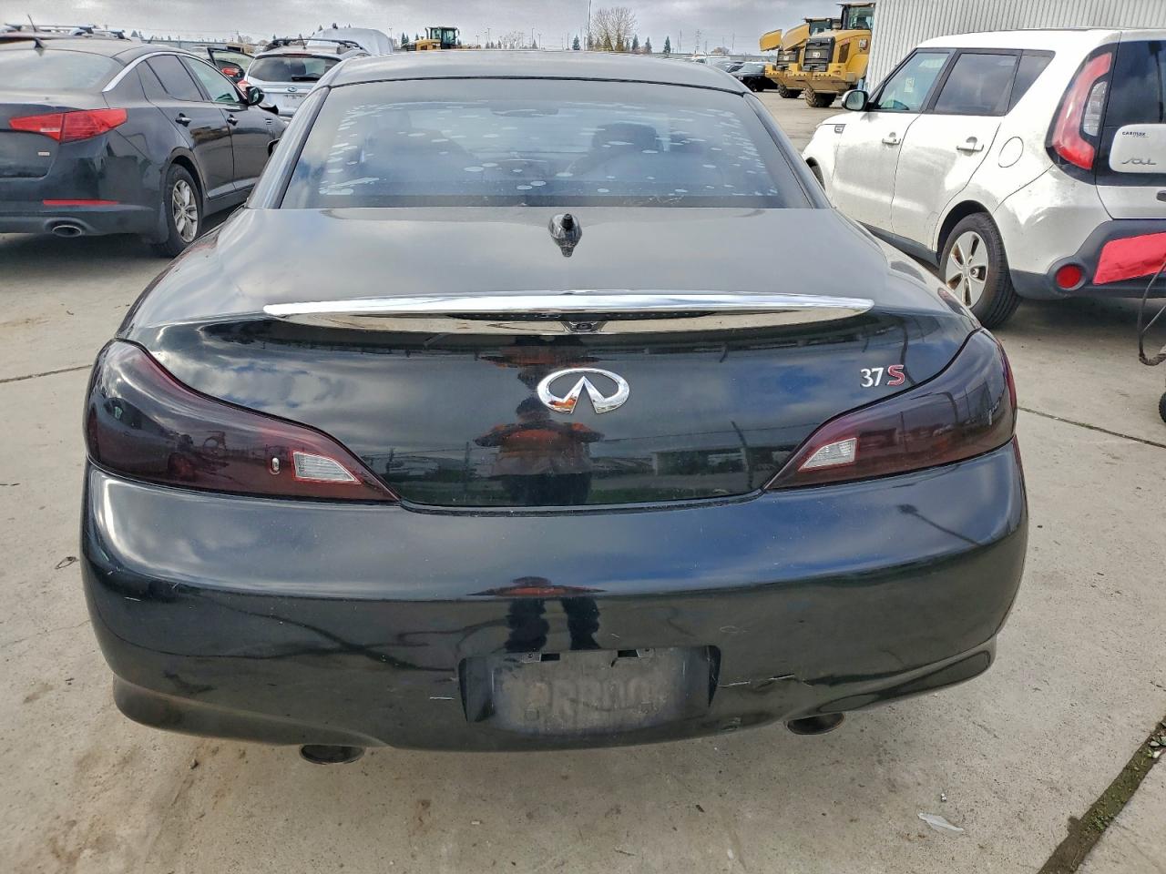 2009 INFINITI G37 BASE photo 11