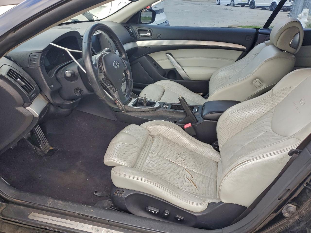 2009 INFINITI G37 BASE photo 13