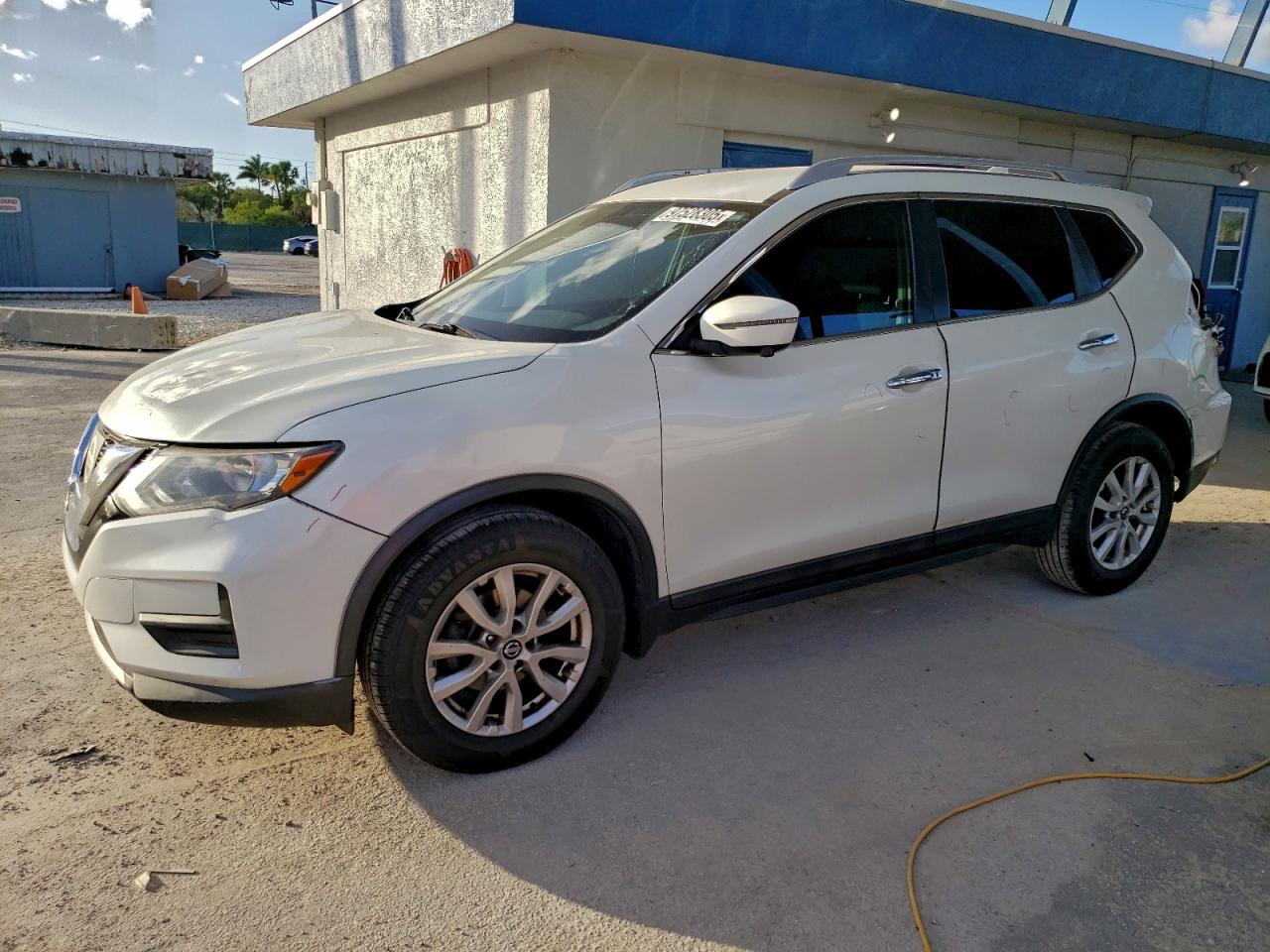 2017 NISSAN ROGUE