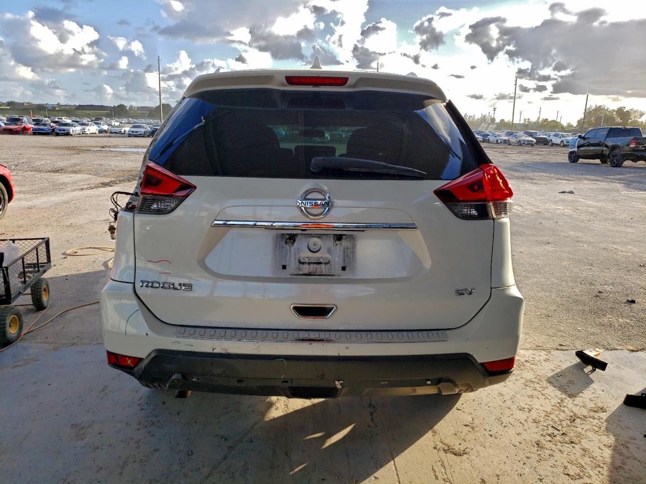 2017 NISSAN ROGUE S photo 6