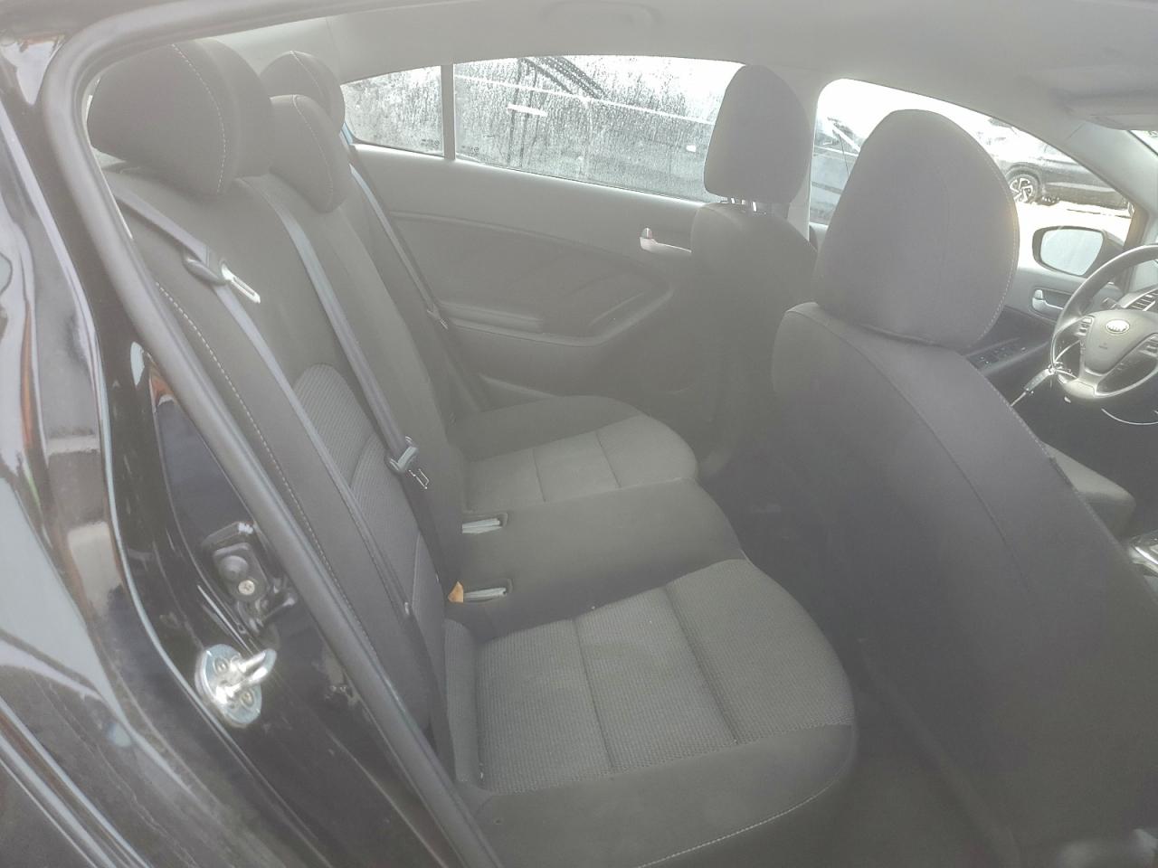 2017 KIA FORTE LX photo 19