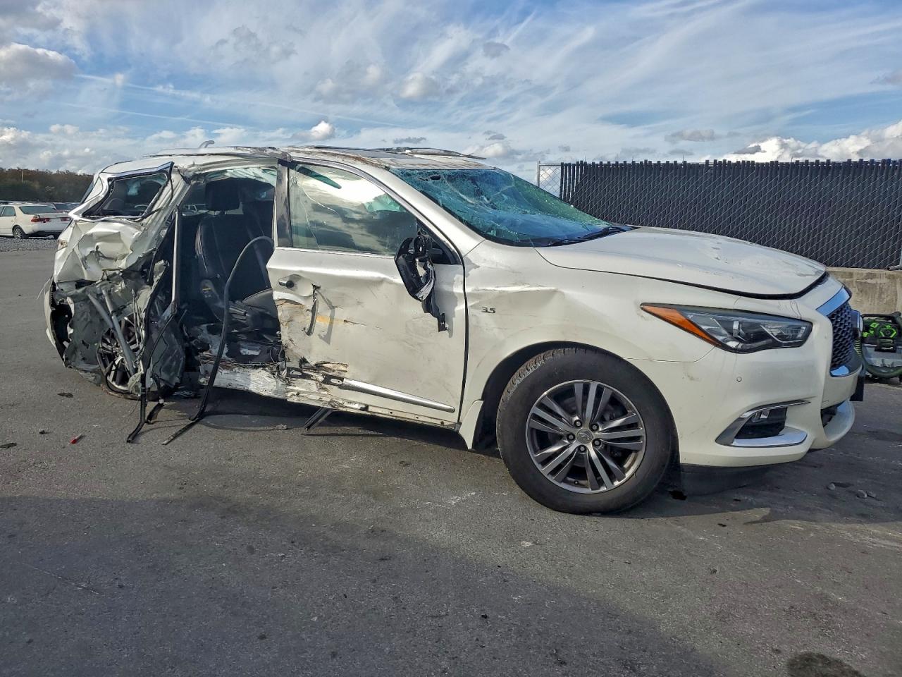 2020 INFINITI QX60 LUXE photo 10