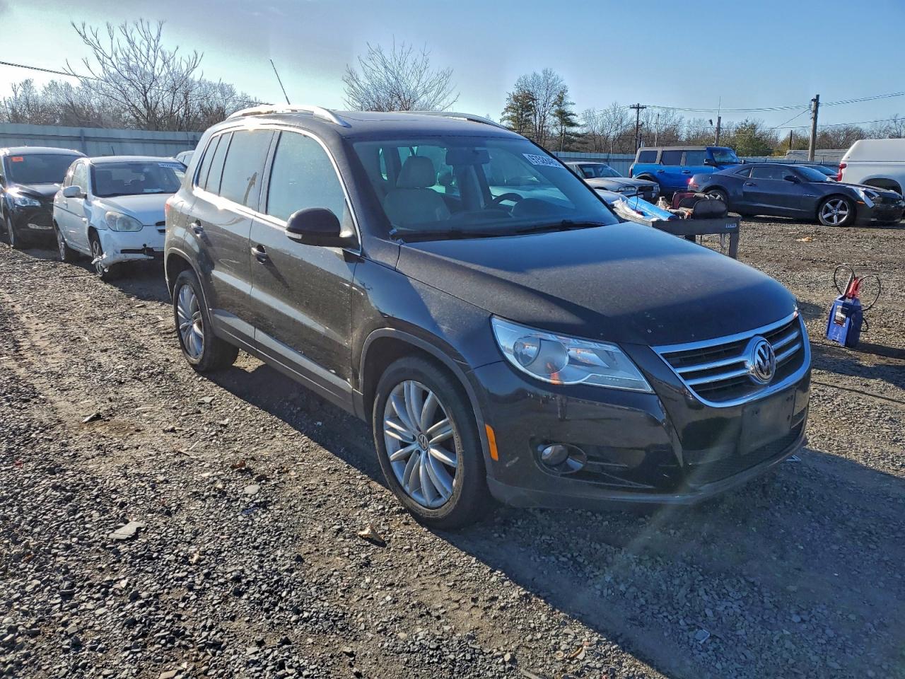 2011 VOLKSWAGEN TIGUAN photo 4