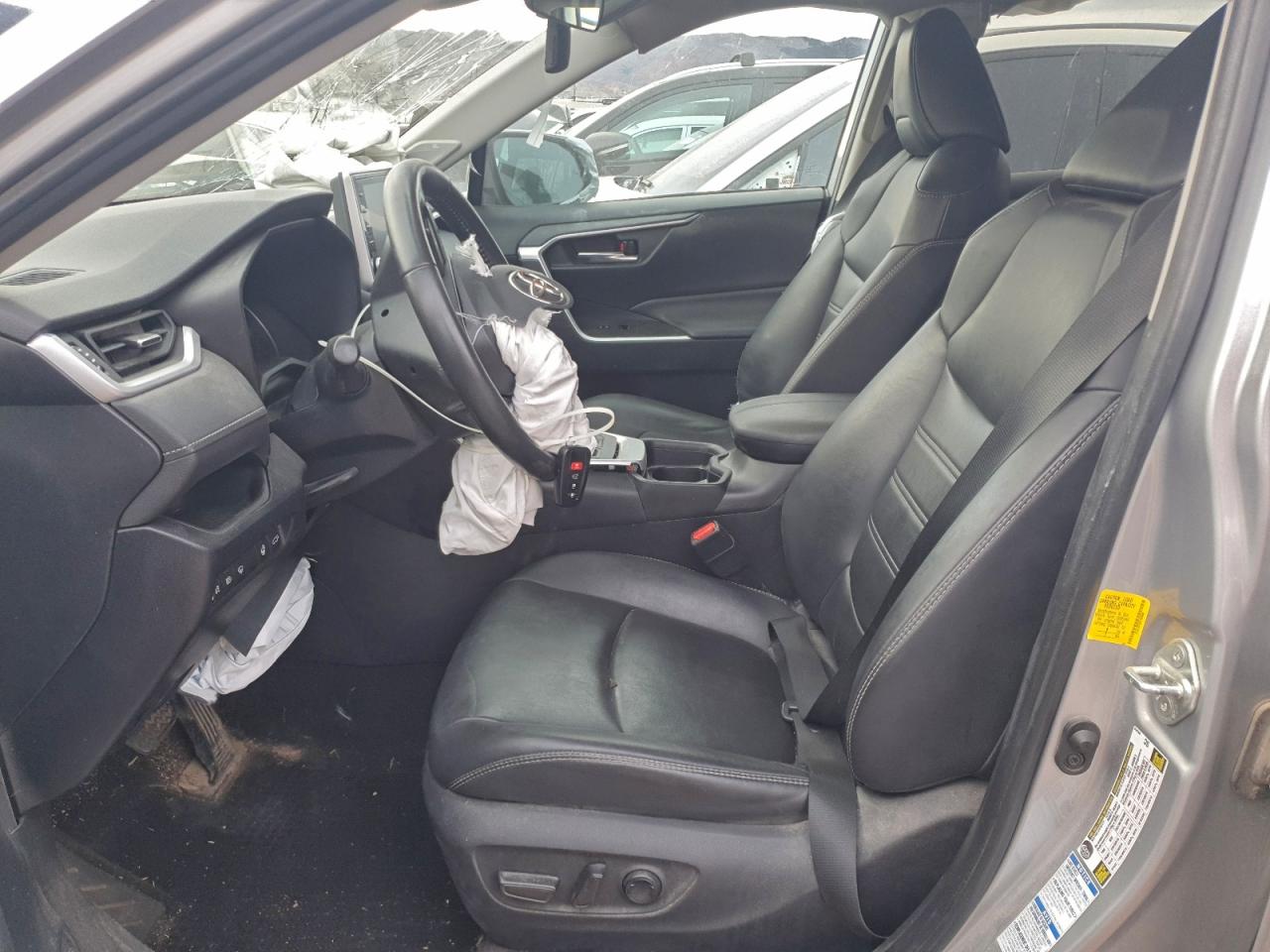 2019 TOYOTA RAV4 XLE PREMIUM photo 13