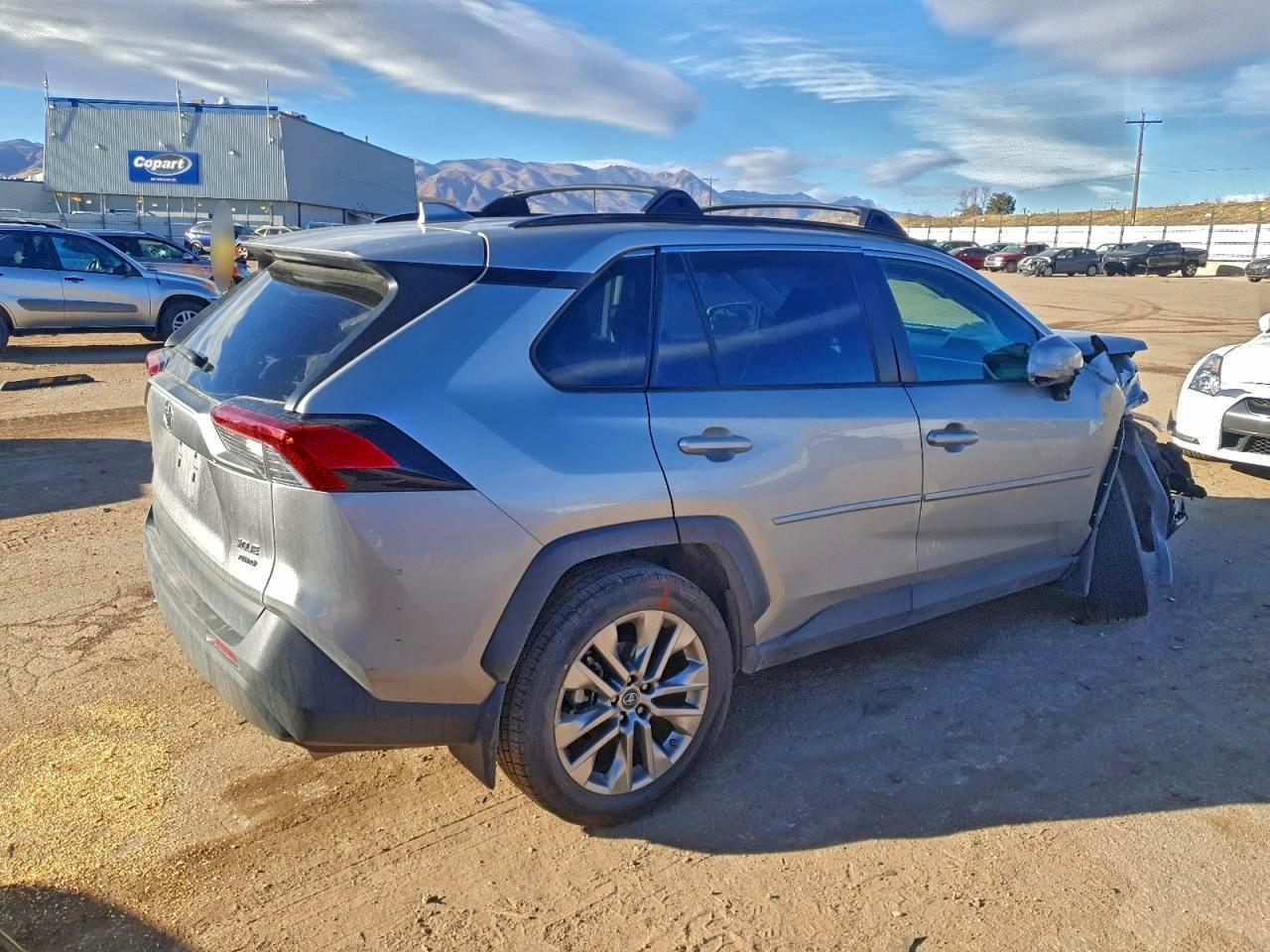 2019 TOYOTA RAV4 XLE PREMIUM photo 5