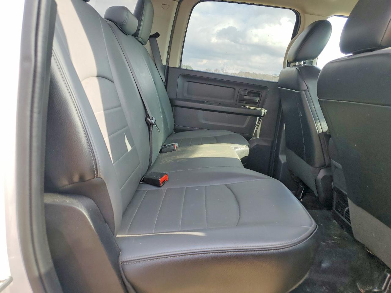 2021 RAM 1500 CLASSIC TRADESMAN photo 19