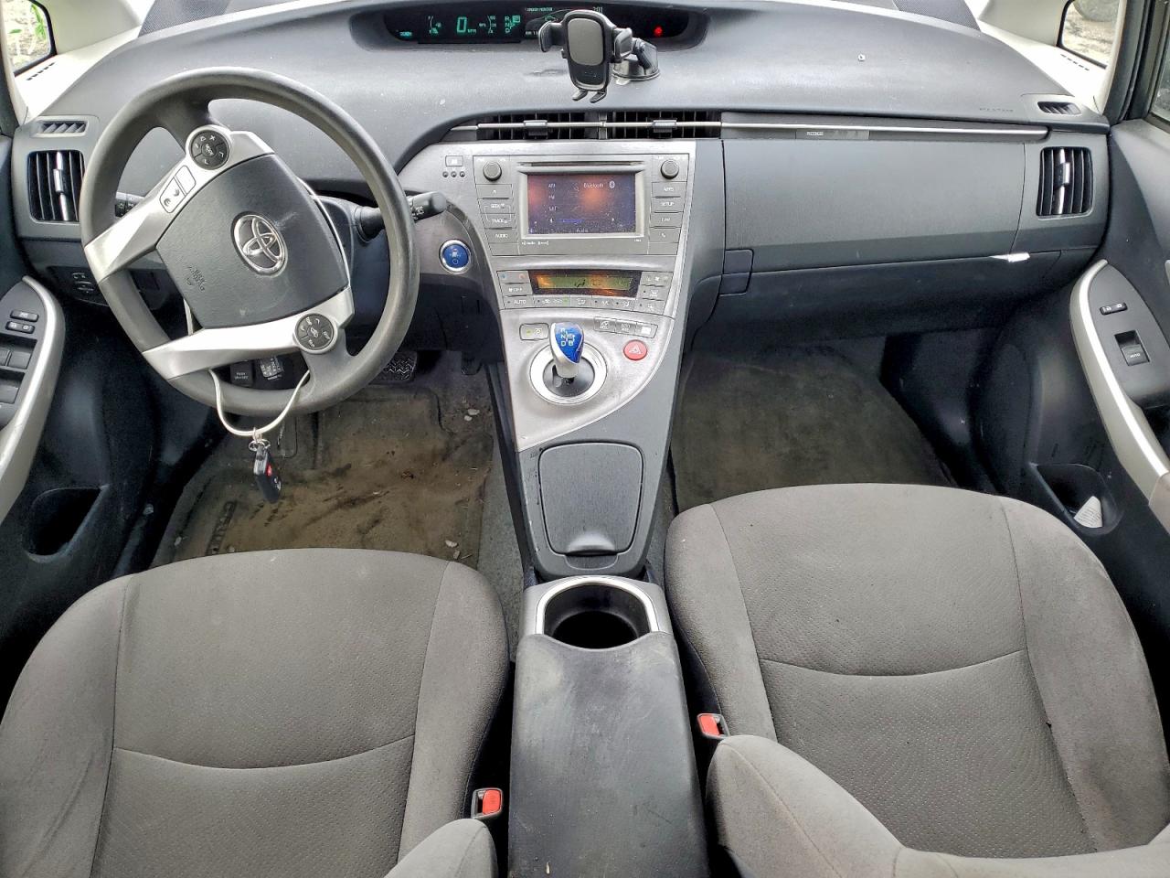 2014 TOYOTA PRIUS photo 8