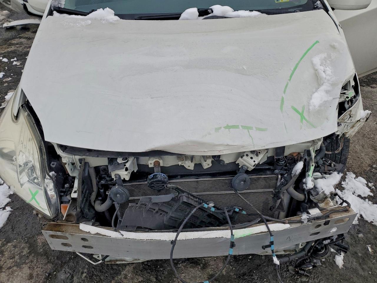 2014 TOYOTA PRIUS photo 11