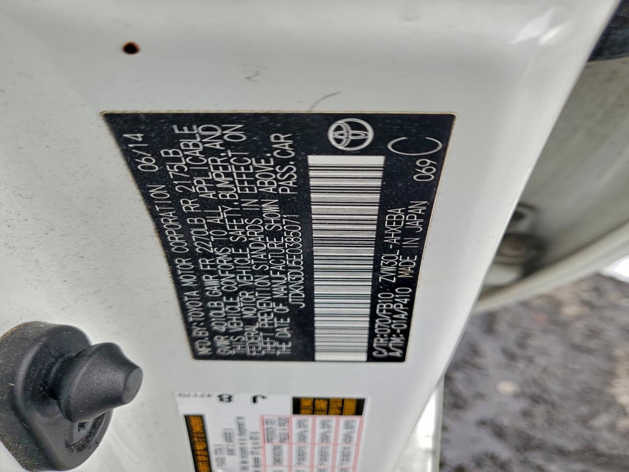 2014 TOYOTA PRIUS photo 13