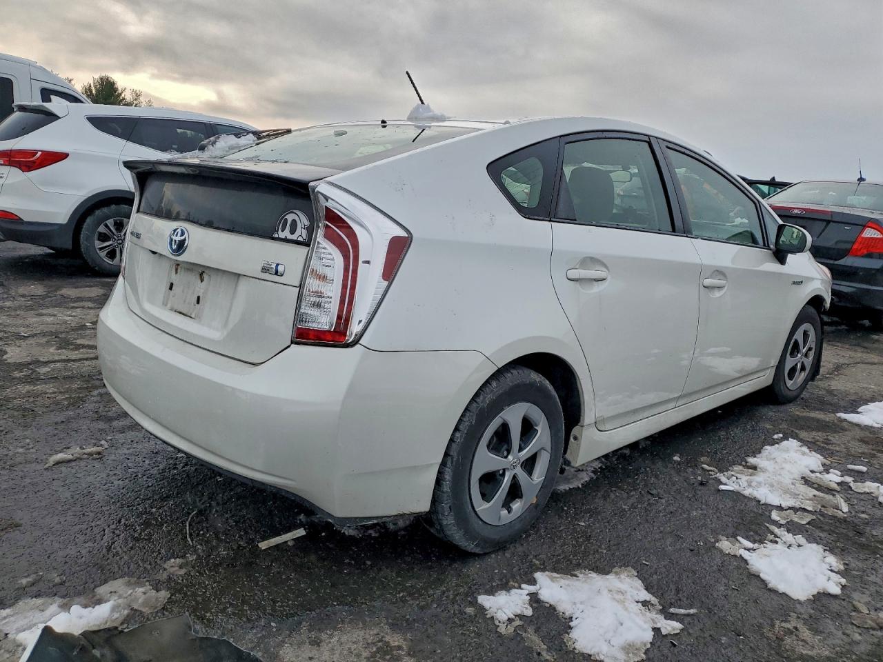2014 TOYOTA PRIUS photo 3