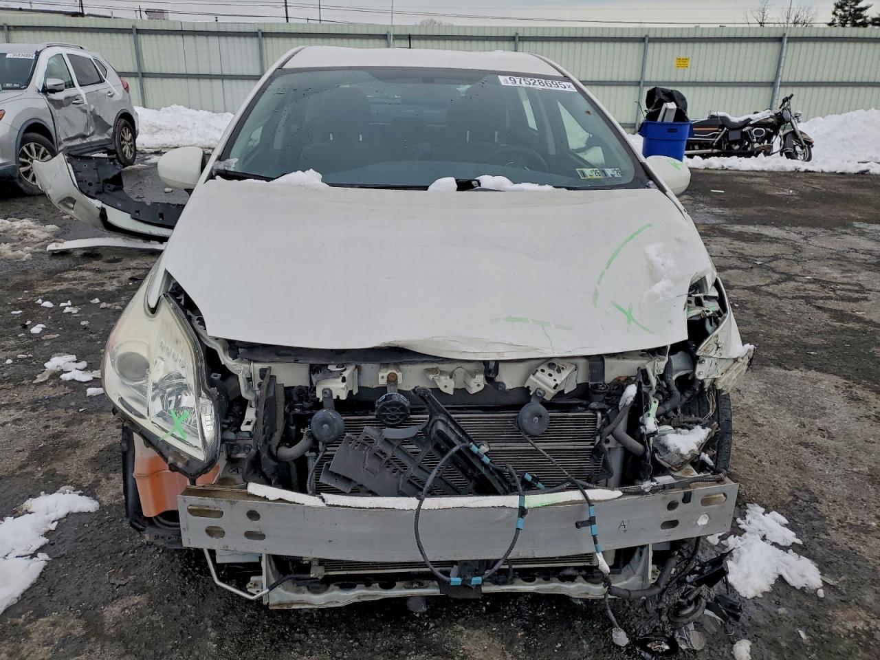2014 TOYOTA PRIUS photo 5