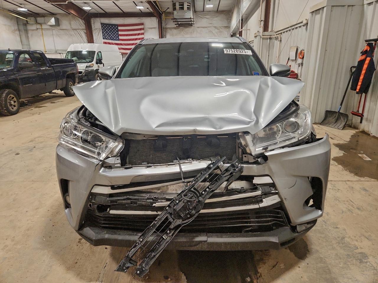 2019 TOYOTA HIGHLANDER SE photo 13