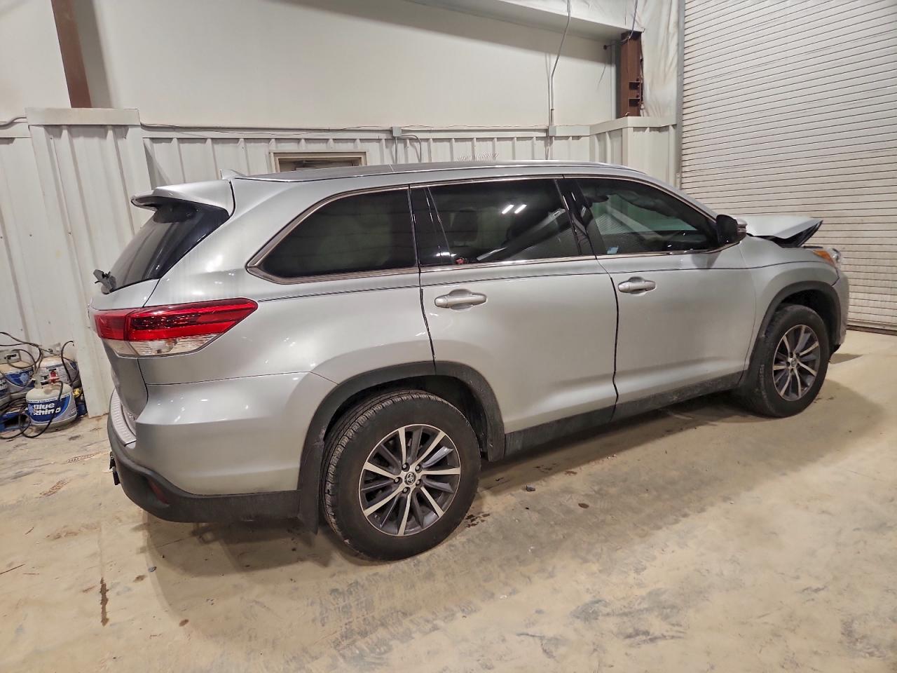 2019 TOYOTA HIGHLANDER SE photo 7