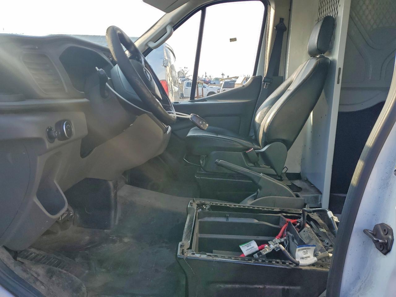 2020 FORD TRANSIT 250 HIGH ROOF DELIVERY VAN photo 7