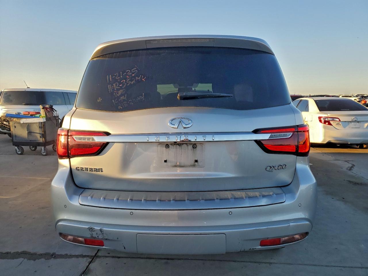 2019 INFINITI QX80 LUXE photo 6