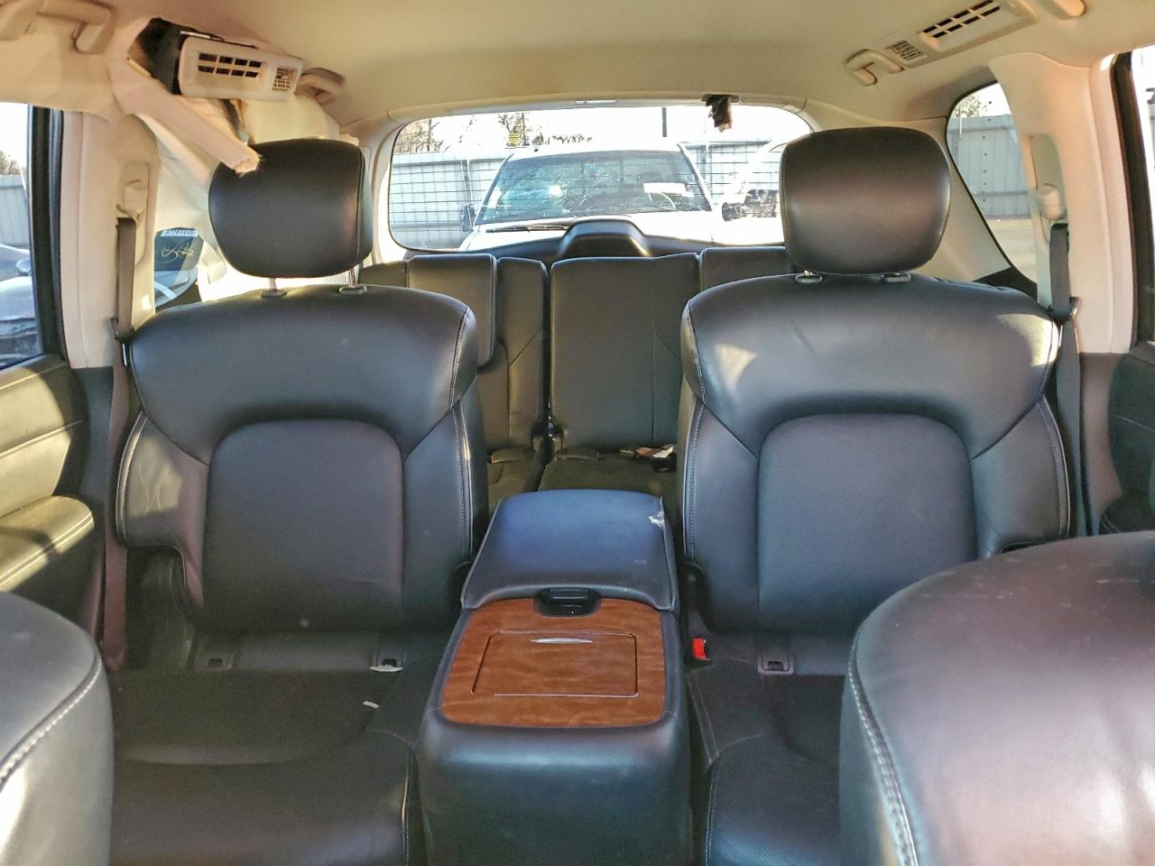 2019 INFINITI QX80 LUXE photo 10