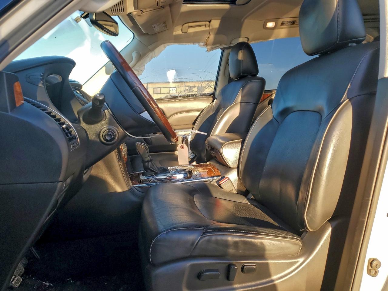 2019 INFINITI QX80 LUXE photo 7