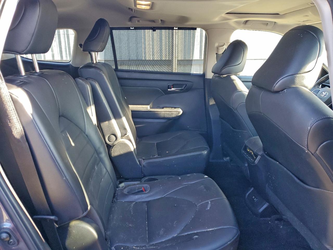 2021 TOYOTA HIGHLANDER HYBRID XLE photo 21