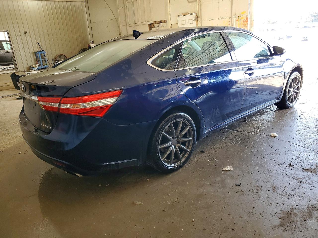 2013 TOYOTA AVALON BASE photo 5