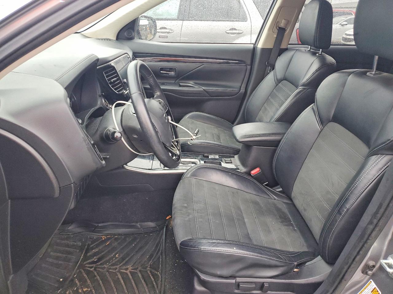 2019 MITSUBISHI OUTLANDER SE photo 7