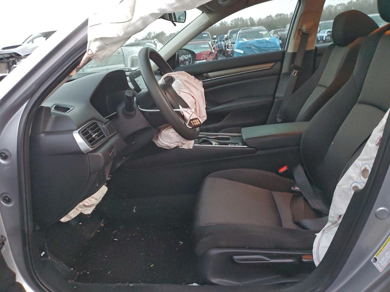 2020 HONDA ACCORD LX photo 13