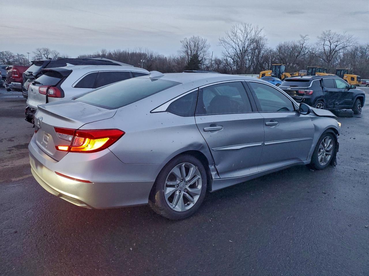 2020 HONDA ACCORD LX photo 5