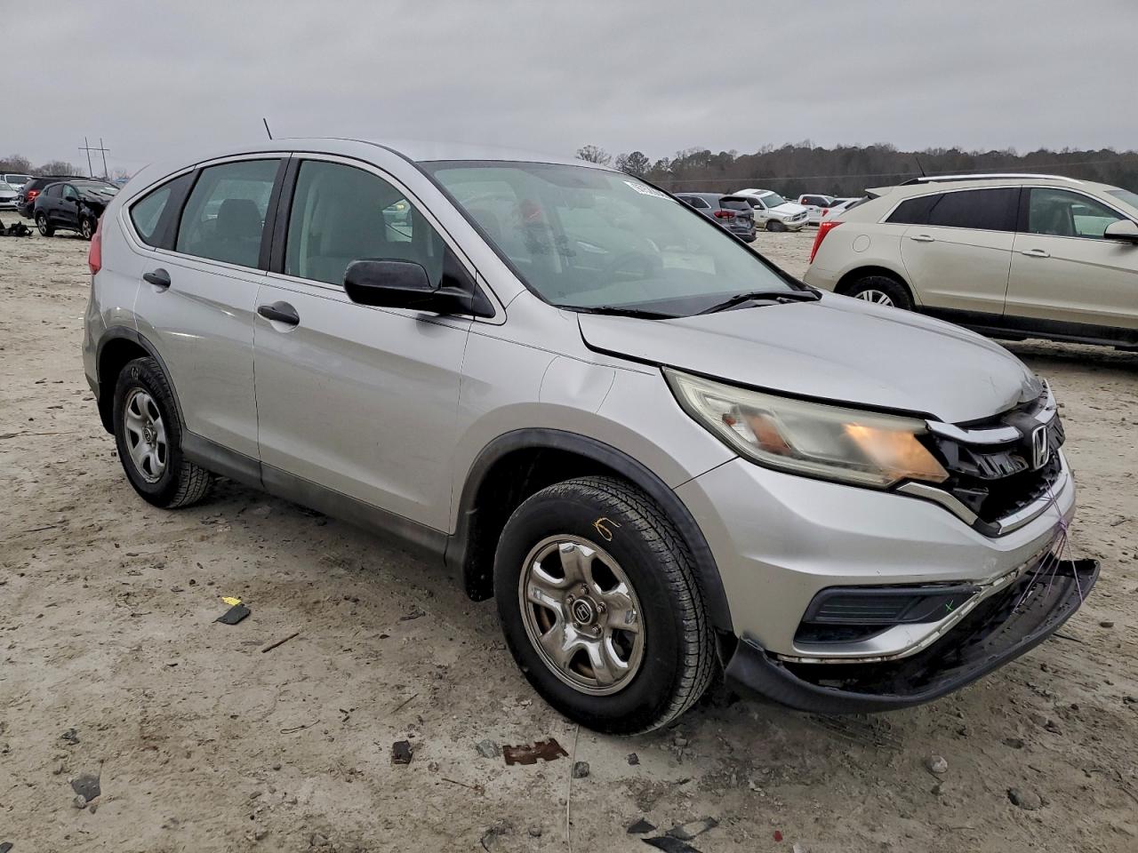 2015 HONDA CR-V LX photo 4