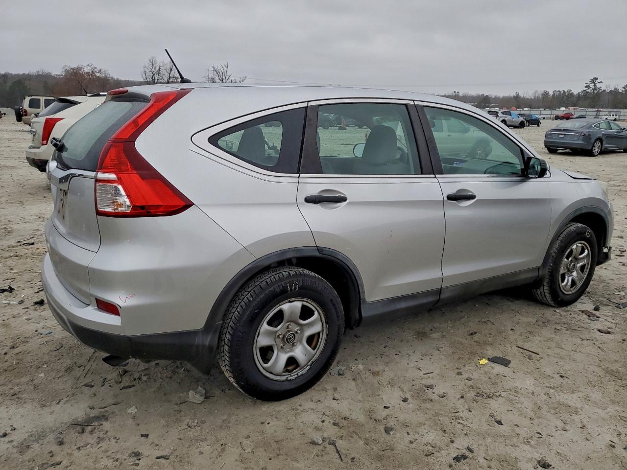 2015 HONDA CR-V LX photo 3