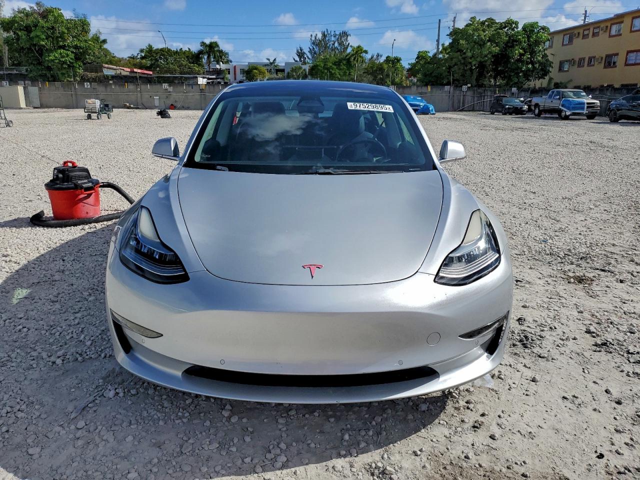 2018 TESLA MODEL 3 photo 5