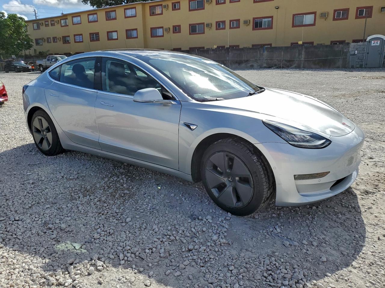 2018 TESLA MODEL 3 photo 4